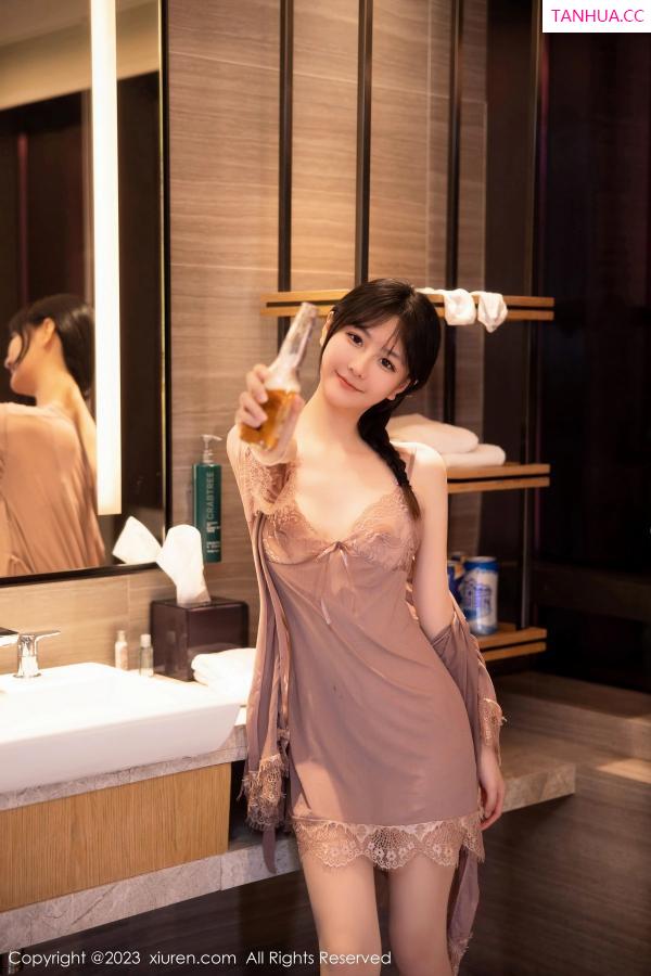   [XiuRen]高清写真图 2023.04.11 No.6558 谢小蒽 丝袜美腿第13张图片